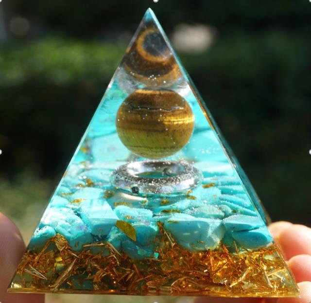 Ogan Pyramid Explosion Model Natural Crystal Crushed Stone Energy Tower