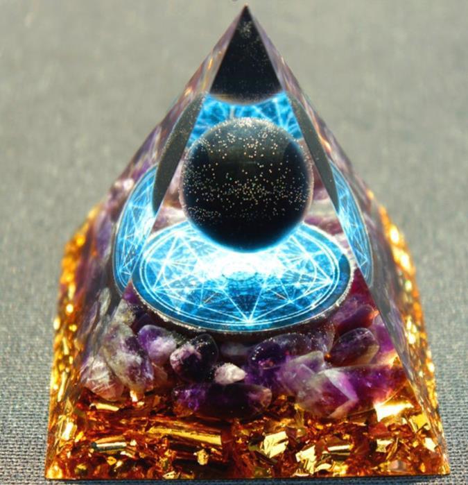 Ogan Pyramid Explosion Model Natural Crystal Crushed Stone Energy Tower