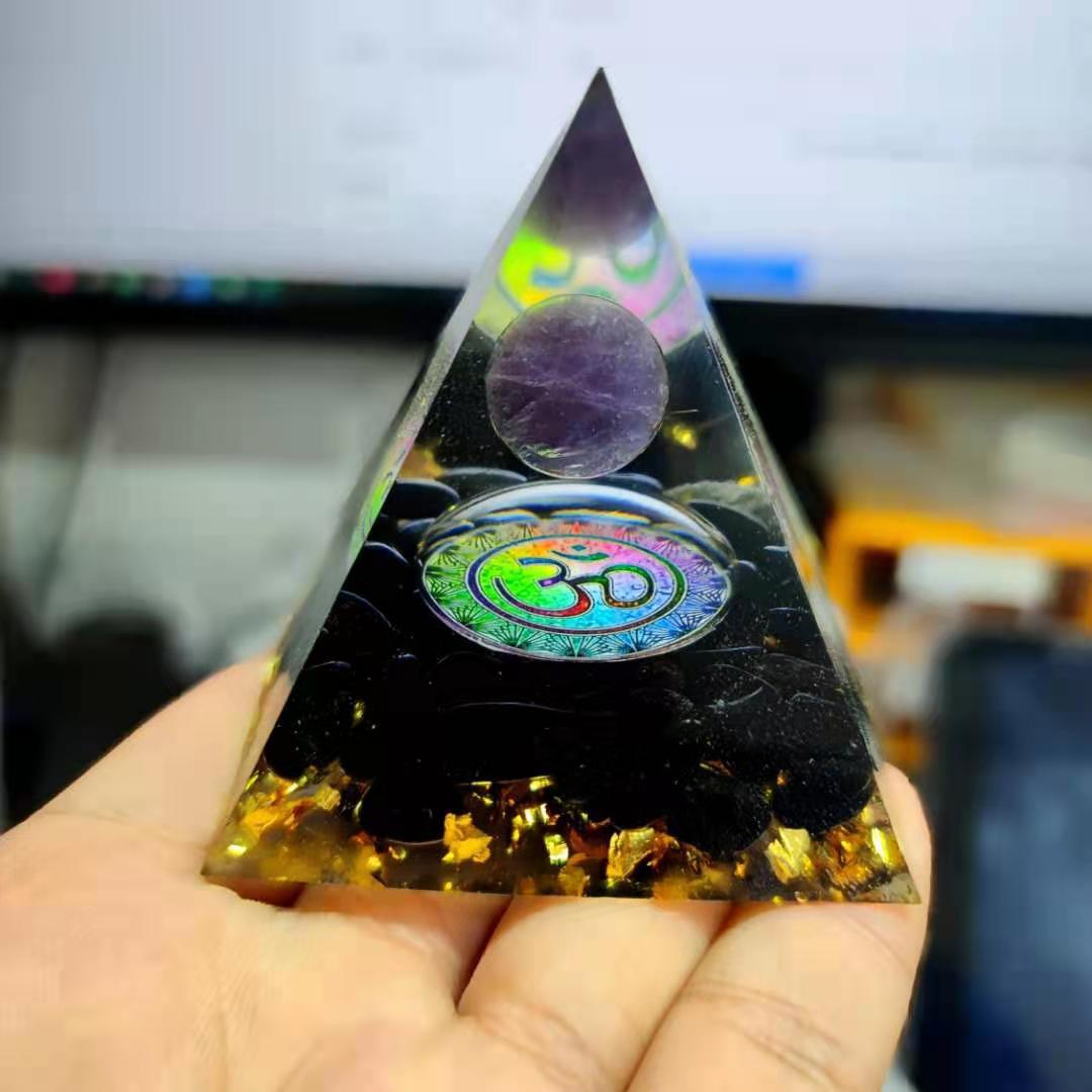 Ogan Pyramid Explosion Model Natural Crystal Crushed Stone Energy Tower