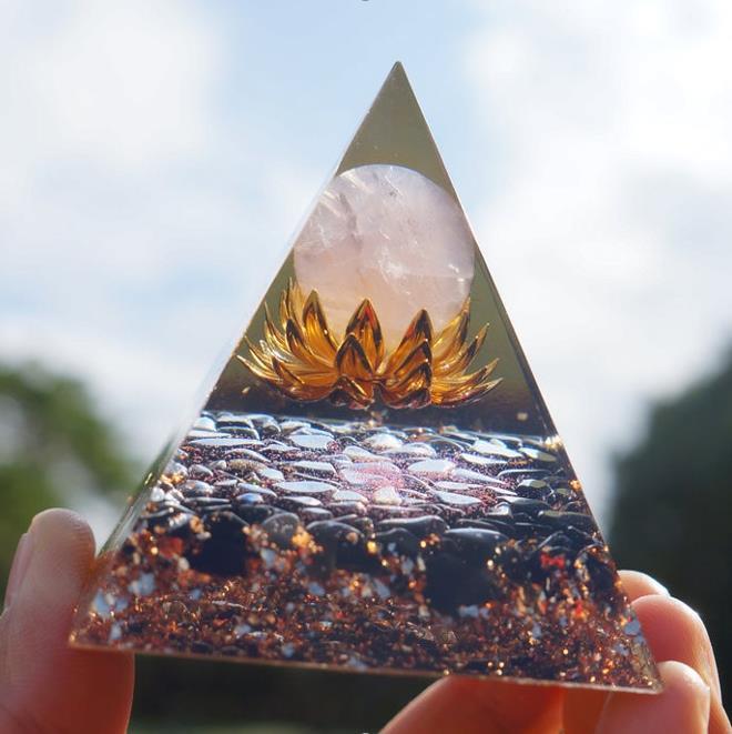 Ogan Pyramid Explosion Model Natural Crystal Crushed Stone Energy Tower