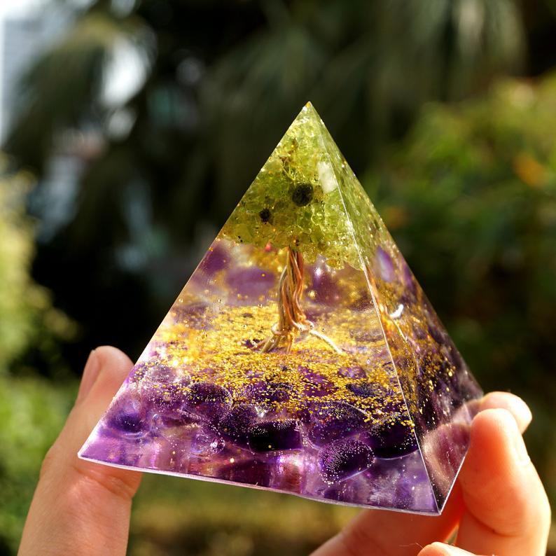 Natural Crystal, Crushed Stone, White Crystal, Mood Improving, Healing Resin, Dropping Glue, Pyramid Handicraft Ornaments