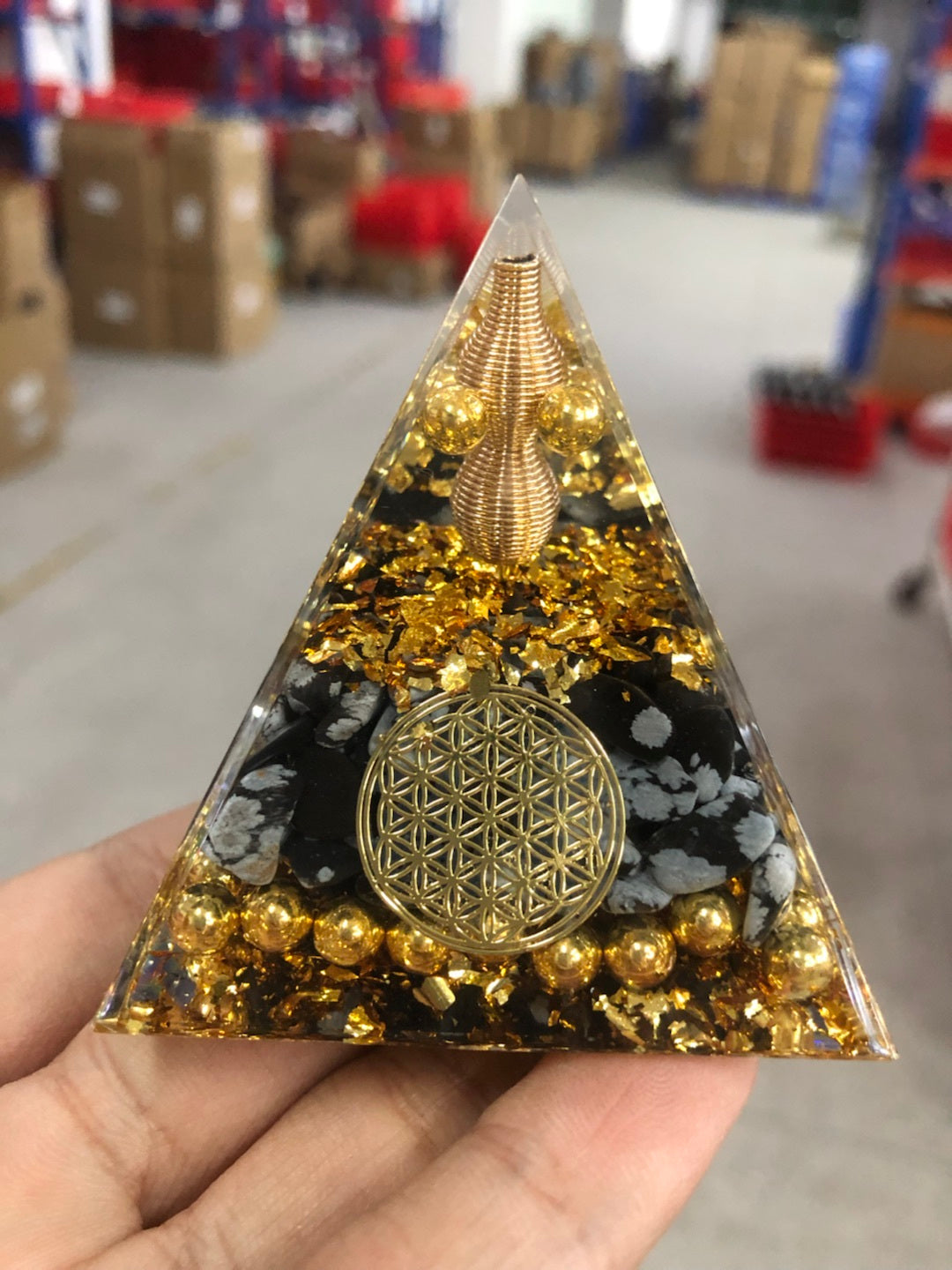 Reiki Orgonite Energy Orgon Pyramid Gathering Fortune Helping Soothe the soul Chakra Resin Decorative Craft Jewelry Cube